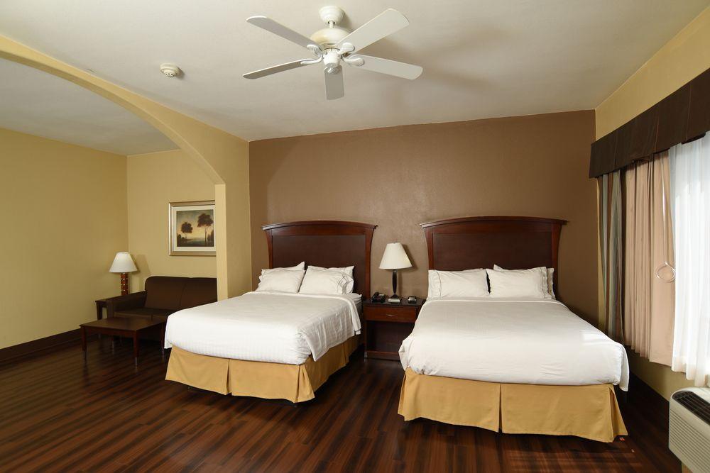 Holiday Inn Express Seguin By Ihg Екстер'єр фото