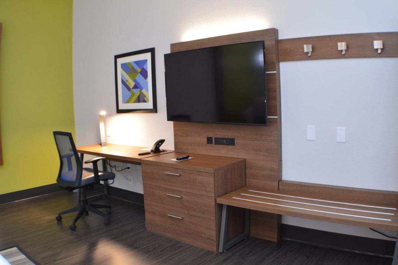 Holiday Inn Express Seguin By Ihg Екстер'єр фото