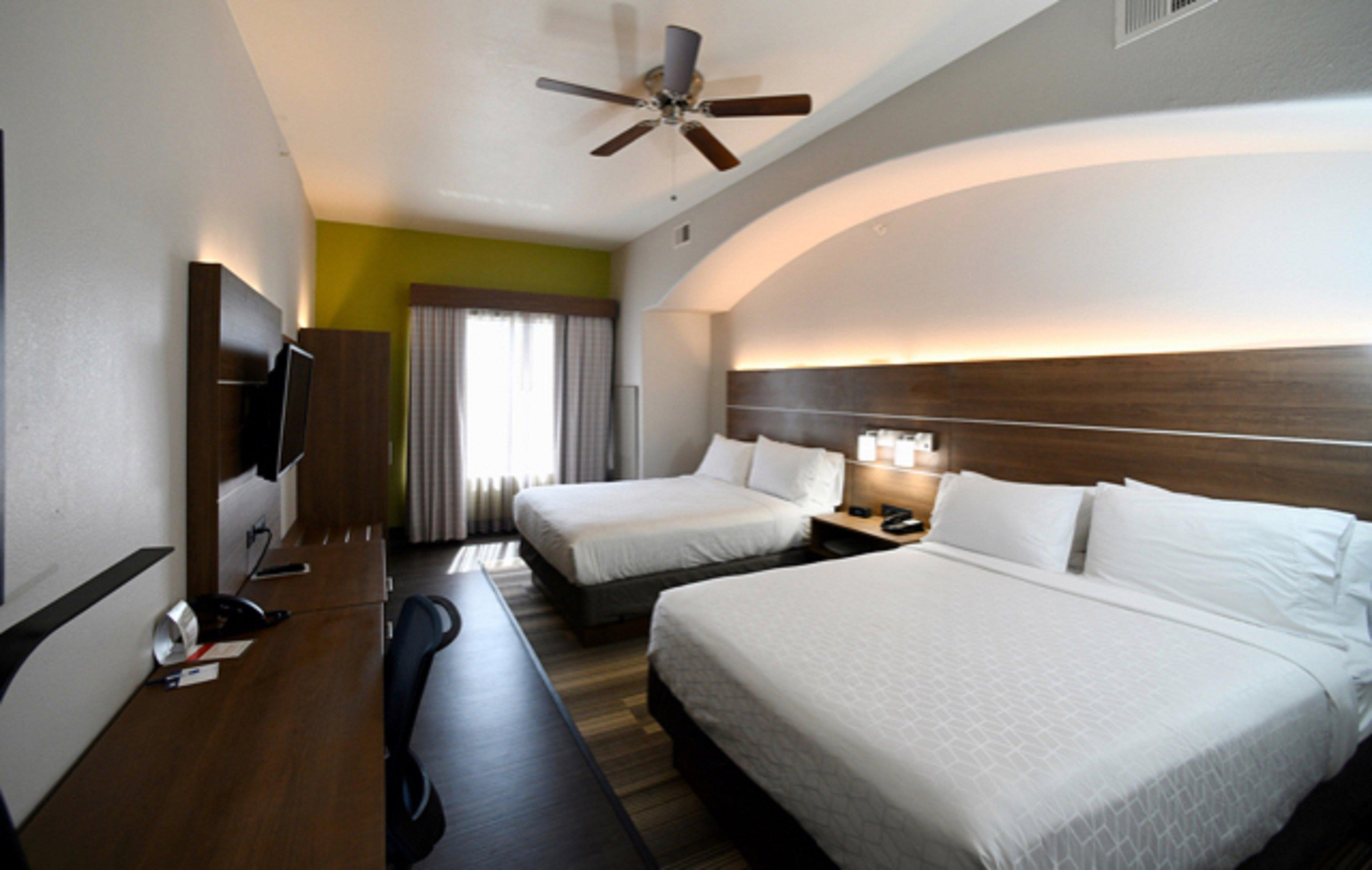 Holiday Inn Express Seguin By Ihg Екстер'єр фото