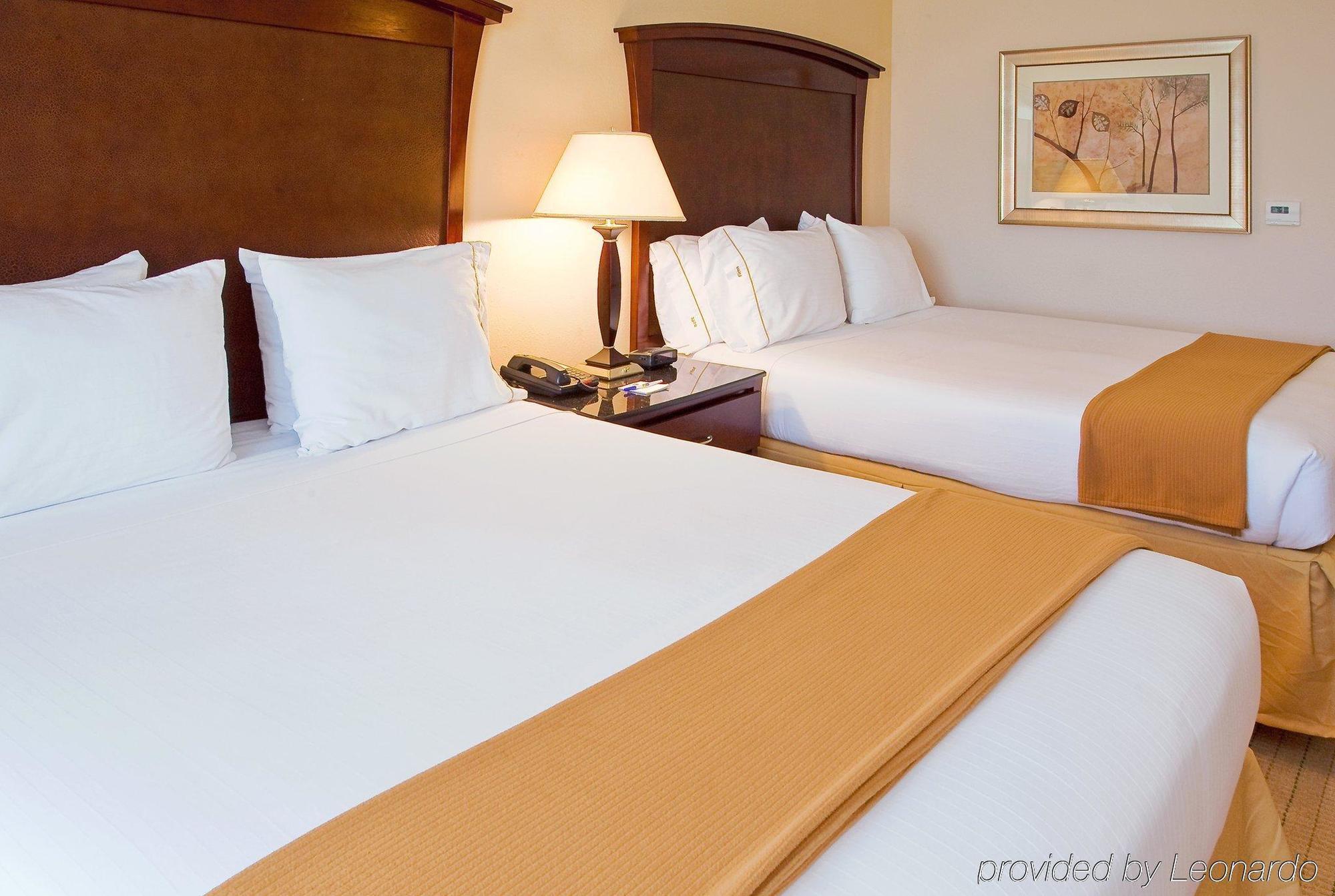 Holiday Inn Express Seguin By Ihg Екстер'єр фото